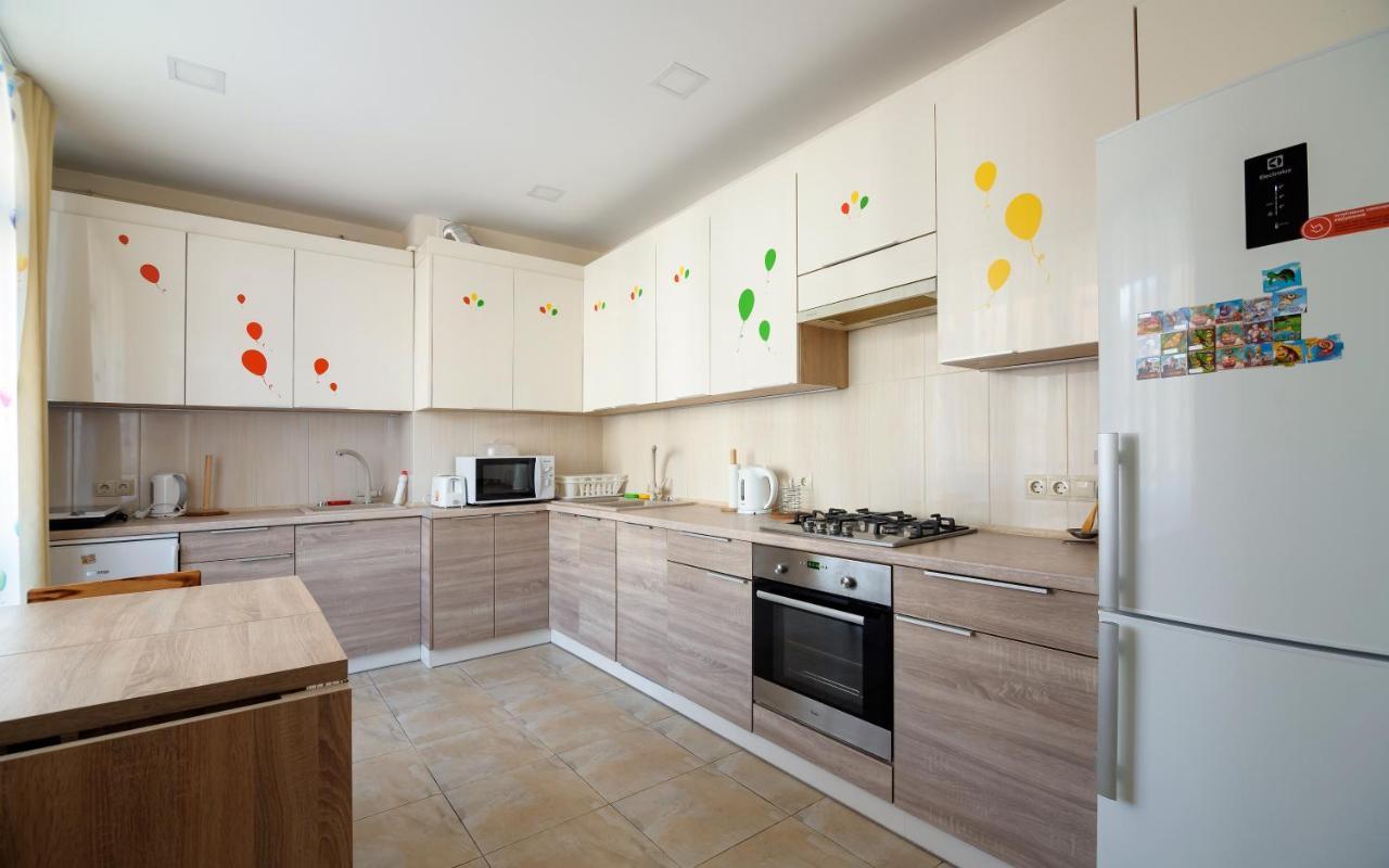Colored Balloons - 3 Bedrooms, 3 Bathrooms, Equipped Large Apartments リヴィウ エクステリア 写真