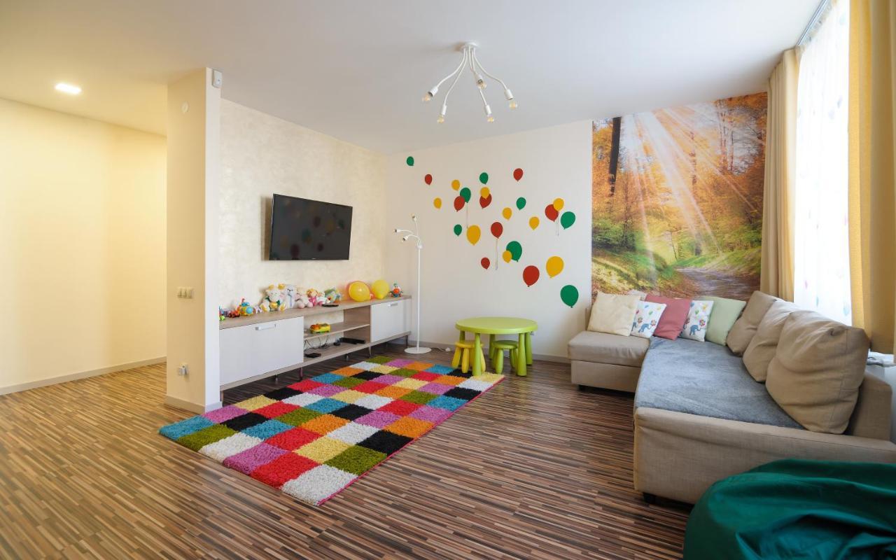 Colored Balloons - 3 Bedrooms, 3 Bathrooms, Equipped Large Apartments リヴィウ エクステリア 写真