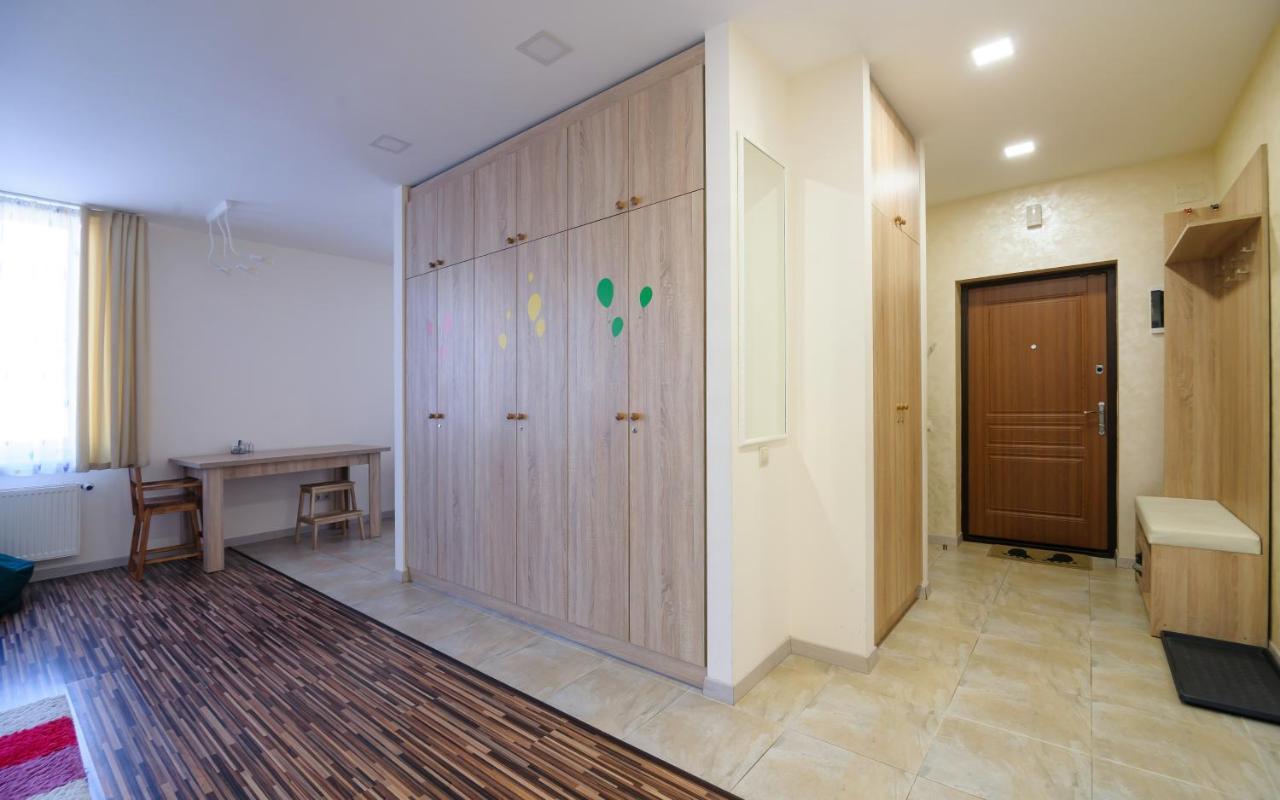Colored Balloons - 3 Bedrooms, 3 Bathrooms, Equipped Large Apartments リヴィウ エクステリア 写真