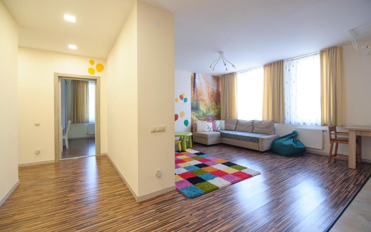 Colored Balloons - 3 Bedrooms, 3 Bathrooms, Equipped Large Apartments リヴィウ エクステリア 写真