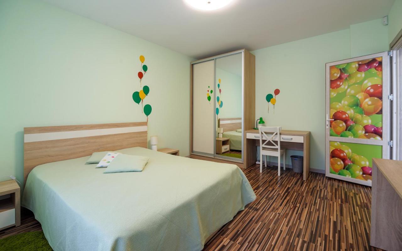Colored Balloons - 3 Bedrooms, 3 Bathrooms, Equipped Large Apartments リヴィウ エクステリア 写真