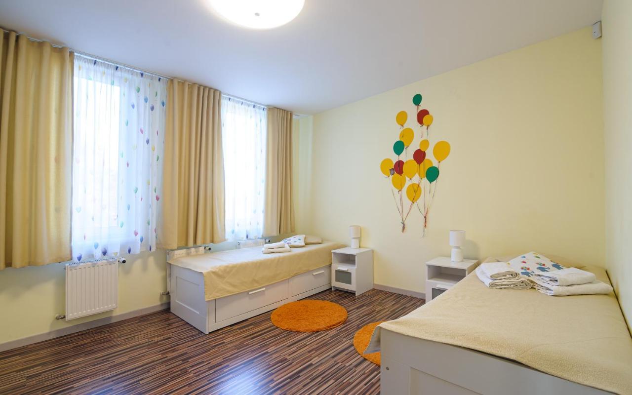 Colored Balloons - 3 Bedrooms, 3 Bathrooms, Equipped Large Apartments リヴィウ エクステリア 写真