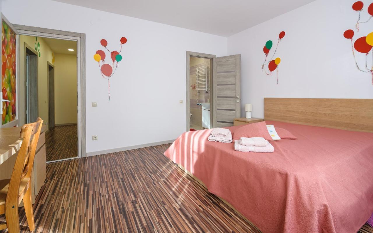 Colored Balloons - 3 Bedrooms, 3 Bathrooms, Equipped Large Apartments リヴィウ エクステリア 写真