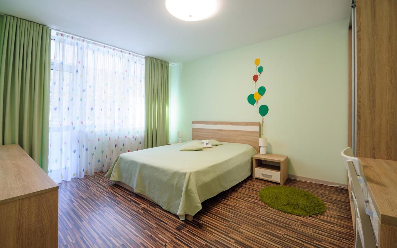 Colored Balloons - 3 Bedrooms, 3 Bathrooms, Equipped Large Apartments リヴィウ エクステリア 写真