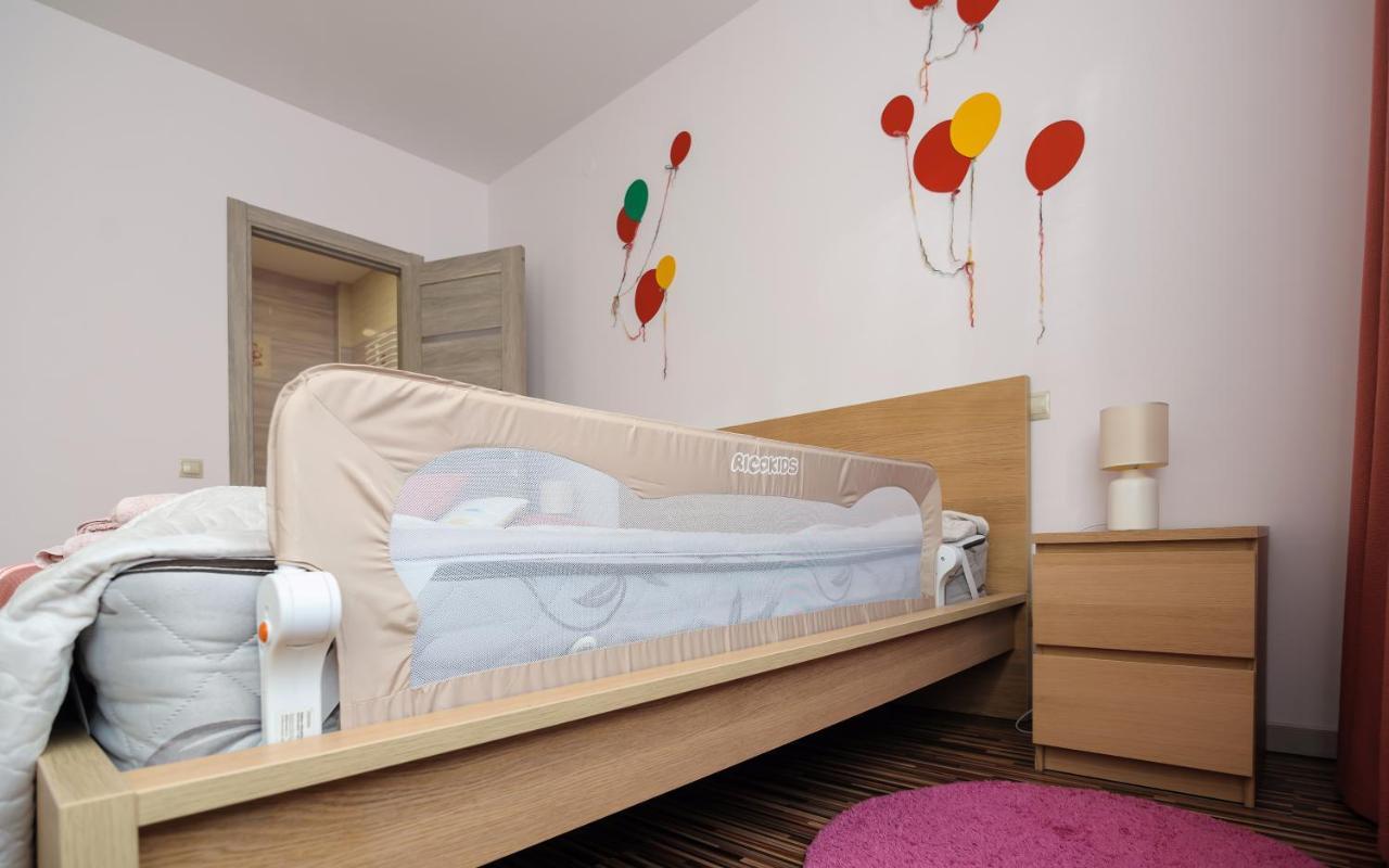 Colored Balloons - 3 Bedrooms, 3 Bathrooms, Equipped Large Apartments リヴィウ エクステリア 写真